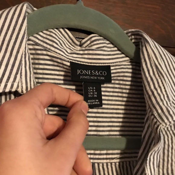 Seersucker blue and white collared dress - Picture 3 of 5